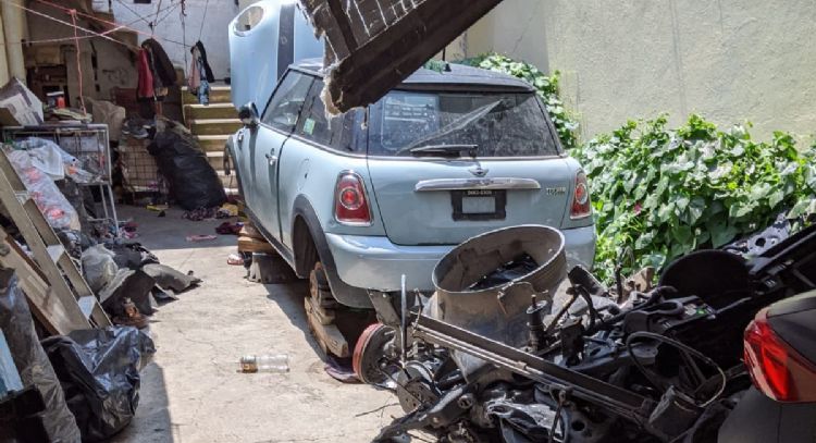 Aseguran dos toneladas de autopartes con reporte de robo en Nezahualcóyotl