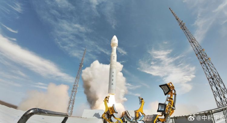 El cohete chino Lijian-1 pone en órbita dos satélites mexicanos