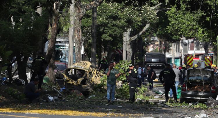 Al menos 13 muertos y 44 heridos por ataque a helicóptero policial y bomba en Colombia
