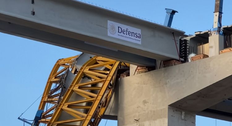 Colapsa grúa en la construcción del viaducto elevado en Tijuana (Video)