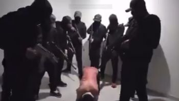 Familia Michoacana difunde interrogatorio a un hombre ligado a la extorsión en Puebla (Video)