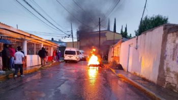Linchan a presunto asaltante en El Nopalito, Puebla; su cómplice sobrevive (Video)