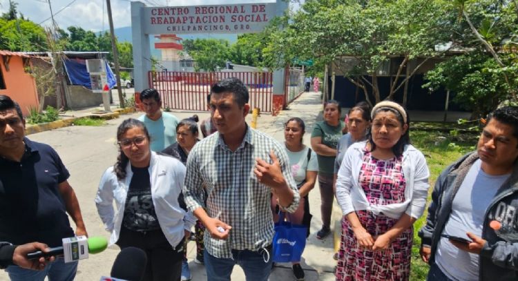 Familia del defensor Gonzalo Molina denuncia hostigamiento judicial de la FGR