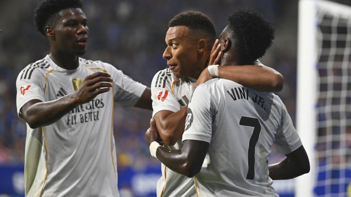 Mbappé marca dos goles en la victoria del Real Madrid por 3-0 al Oviedo en LaLiga