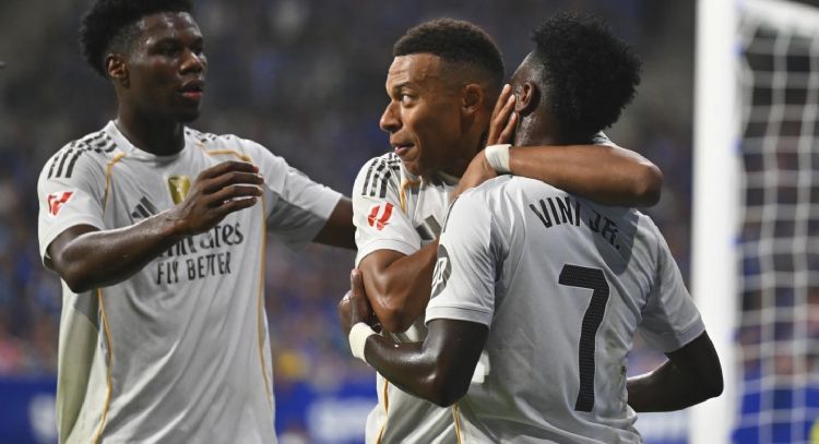 Mbappé marca dos goles en la victoria del Real Madrid por 3-0 al Oviedo en LaLiga