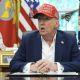 Trump amenaza con revocar los permisos a las televisoras NBC y ABC por ser “sesgadas y mentirosas”