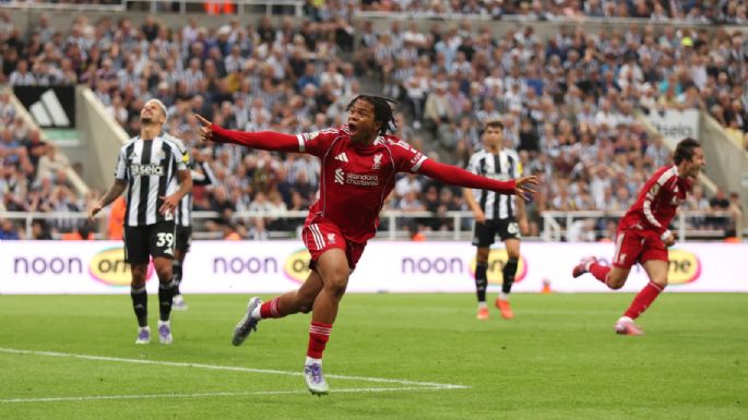 Rio Ngumoha, de 16 años, anota agónico gol para que Liverpool derrote 3-2 al Newcastle