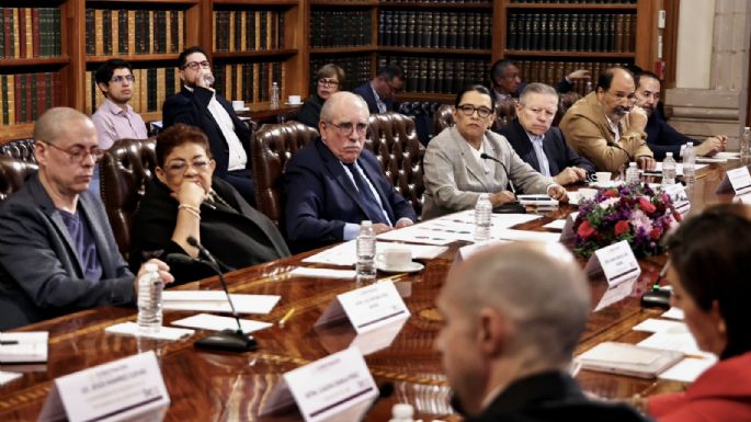 Consejeros del INE y comisión de Pablo Gómez acuerdan temas para la reforma electoral