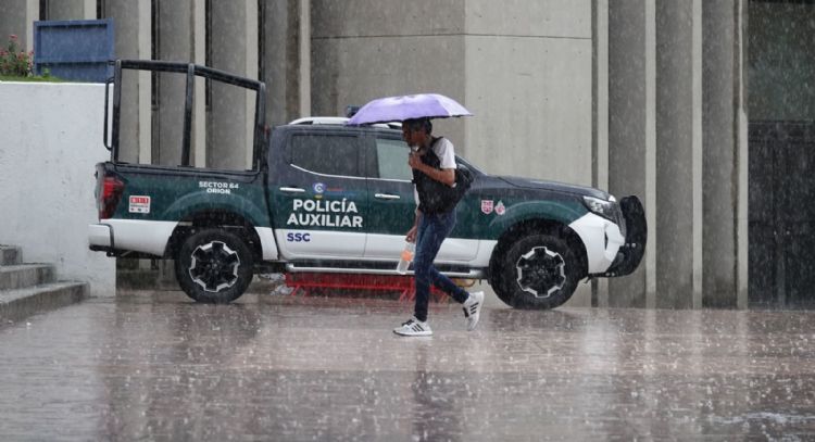 Arreciarán las lluvias este jueves por la onda tropical 27; se prevén descargas eléctricas y granizo