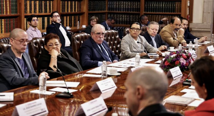 Consejeros del INE y comisión de Pablo Gómez acuerdan temas para la reforma electoral