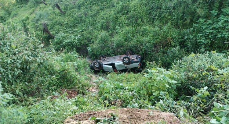 Hallan muertos en vehículo volcado a excandidata de Morena y a su esposo