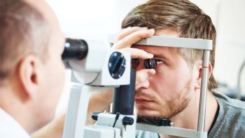 Exámenes oculares pueden detectar signos de Alzheimer antes de que aparezcan los síntomas