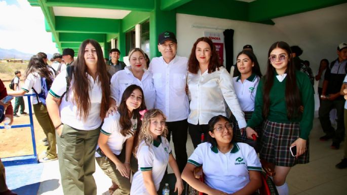 Gobernador Durazo cambia educación de estudiantes de Cananea con becas y nuevo plantel de Conalep