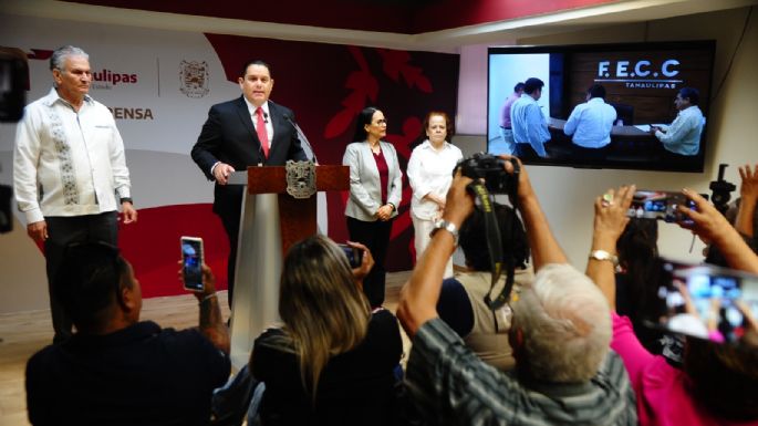 Benefició el ex gobernador Francisco García Cabeza de Vaca con contratos a los hermanos Carmona, den