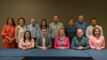Gobernadora de Chihuahua se reúne con senadores del PAN