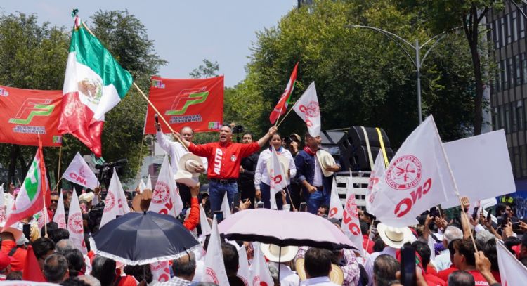 Blindan antigua sede del Senado ante manifestación de priistas en apoyo a Alito Moreno
