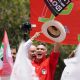 Alejandro “Alito” Moreno marcha con simpatizantes tras gresca con Fernández Noroña