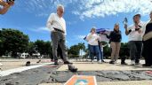 Foto ilustrativa de la nota titulada: Madres buscadoras colocan zapatos en la explanada del Palacio de Gobierno en Culiacán