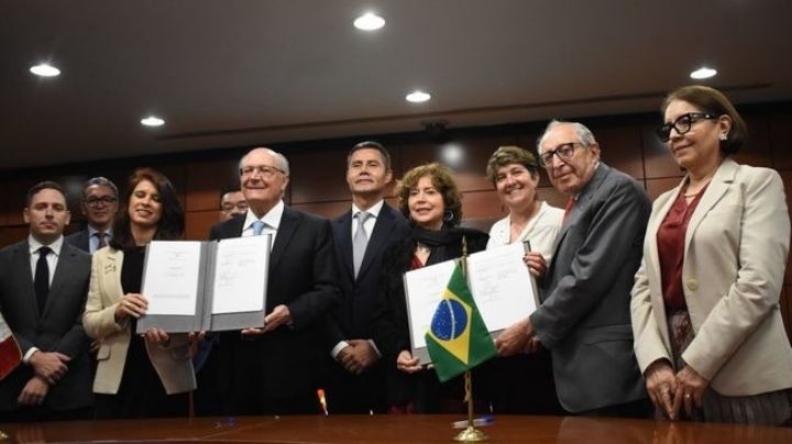 México y Brasil firman acuerdos para fortalecer cooperación sanitaria y farmacéutica
