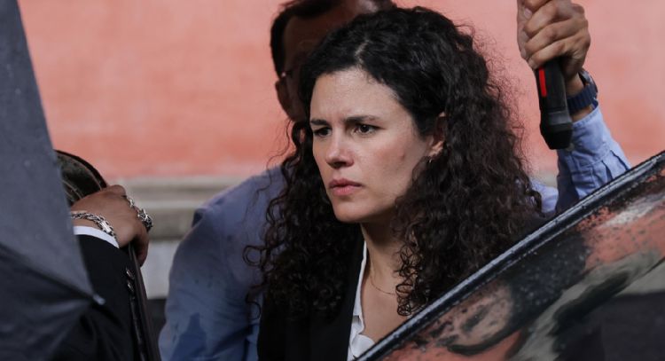 Luisa María Alcalde aborda reforma electoral durante plenaria de senadores morenistas