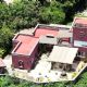 Protestan en la casa de Fernández Noroña en Tepoztlán; él afirma que tiene escrituras