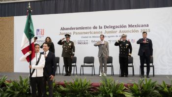 Gobierno de México abandera delegación a Juegos Panamericanos Junior que viaja con recursos privados