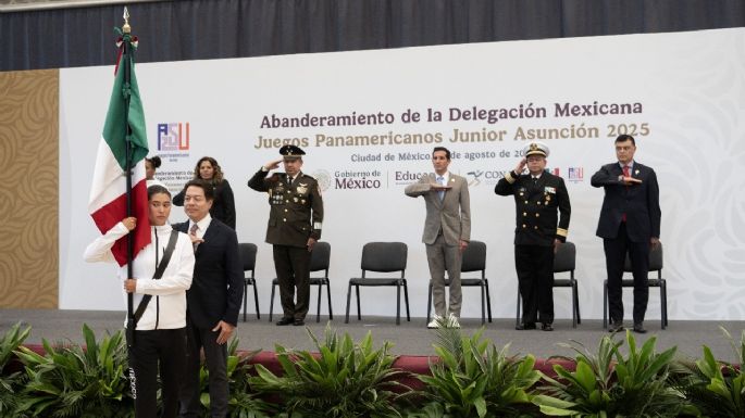 Gobierno de México abandera delegación a Juegos Panamericanos Junior que viaja con recursos privados