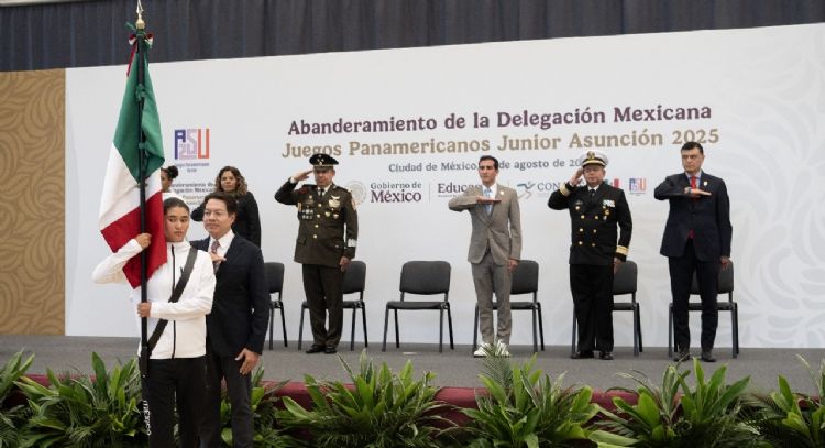 Gobierno de México abandera delegación a Juegos Panamericanos Junior que viaja con recursos privados