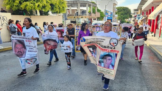 Marchan en Acapulco en conmemoración del Día Internacional de las Víctimas de Desapariciones Forzada