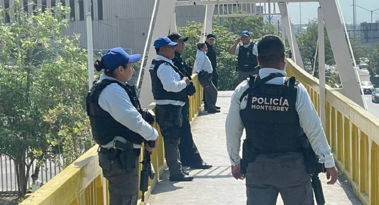 Policía de Monterrey intenta arrestar a madre buscadora durante manifestación (Video)