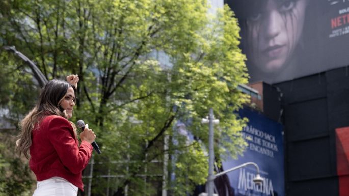 Alessandra Rojo de la Vega encabeza marcha de “La Resistencia” y arremete contra Morena
