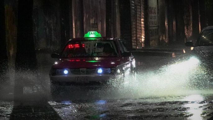 Diluvio en CDMX: activan Alertas Roja, Naranja y Amarilla por lluvias para la noche de este domingo