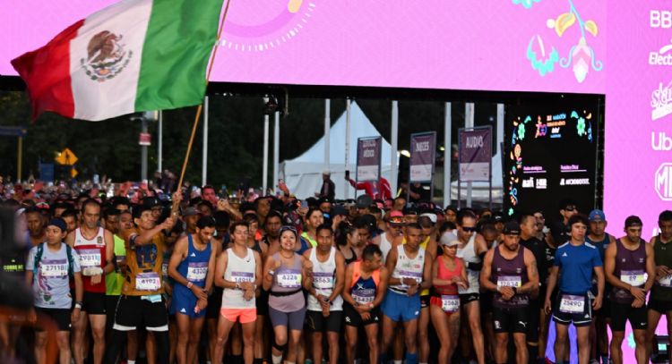 Brugada encabezó la ceremonia de premiación del XLII Maratón de la Ciudad de México