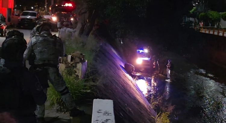 Asesinan a tres hombres frente a un bar y los arrojan al río Huacapa, en Chilpancingo