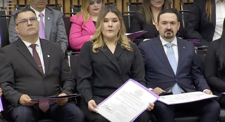 INE da constancia a magistrada promovida en acordeones entregados por el gobierno de Nuevo León