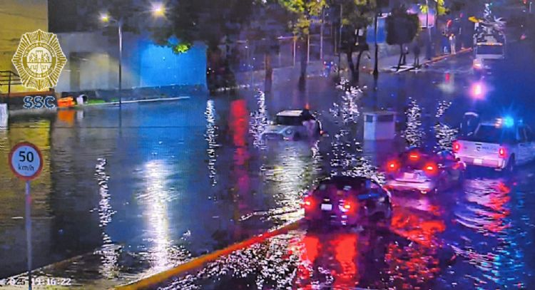 Estragos en Coyoacán e Insurgentes Sur por las lluvias; reportan 22 inundaciones en CDMX (Video)