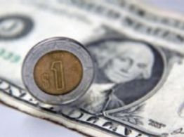 Peso gana en espera de publicación de indicadores de Estados Unidos