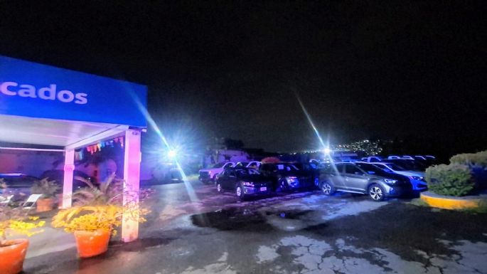 Grupo armado somete a vigilantes y se roba seis autos seminuevos de una agencia en Jiutepec
