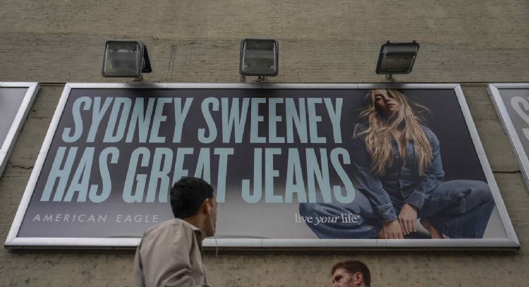 Trump elogia a Sydney Sweeney por registrarse como republicana y arremete contra Taylor Swift