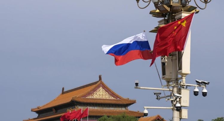 China rechaza las demandas de Estados Unidos de dejar de comprar petróleo ruso e iraní