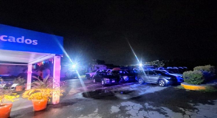 Grupo armado somete a vigilantes y se roba seis autos seminuevos de una agencia en Jiutepec