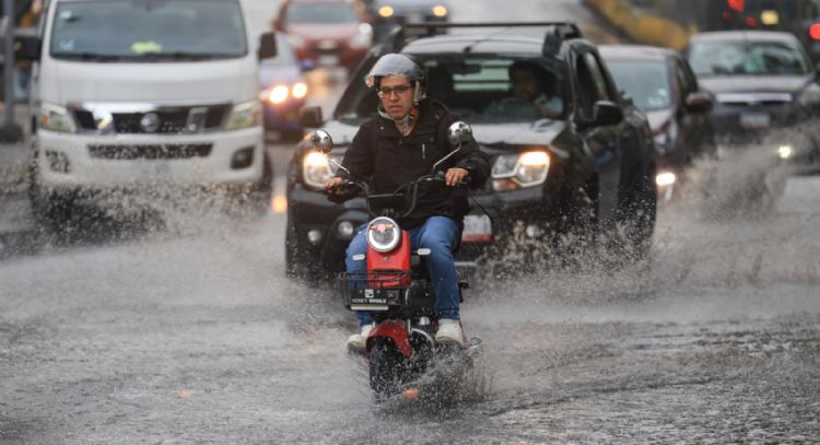 Lluvia provoca inundaciones y caída de árboles en al menos ocho alcaldías de la CDMX