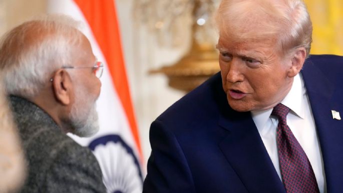 Trump impone aranceles adicionales del 25% a India y los eleva al 50% por comprar petróleo ruso