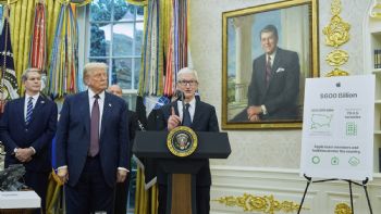 Trump anuncia que Apple invertirá otros 100 mil millones en manufactura en EU