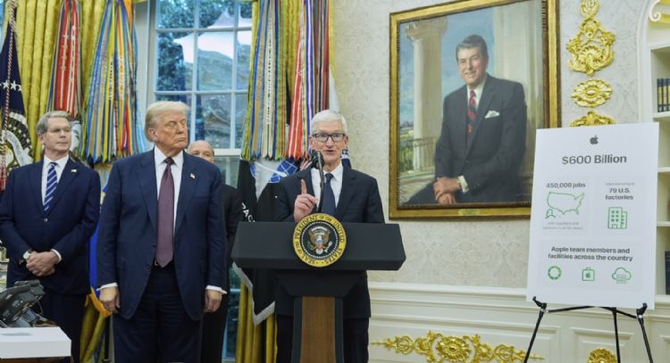 Trump anuncia que Apple invertirÃ¡ otros 100 mil millones en manufactura en EU
