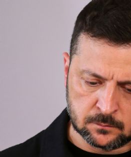 Zelenski advierte que Ucrania no cederá territorio a Rusia previo a la reunión de Trump con Putin