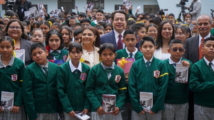 Inicia entrega de 6 millones de Cartillas de las Mujeres a estudiantes de secundaria
