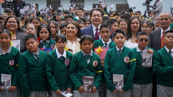 Inicia entrega de 6 millones de Cartillas de las Mujeres a estudiantes de secundaria