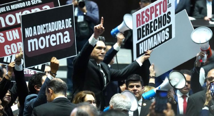 PRI intenta reventar la sesión del Congreso; Alito acusa a Morena de ser un cártel