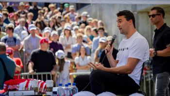 Muere Charlie Kirk, activista político y aliado de Trump tras ser atacado en evento de Utah